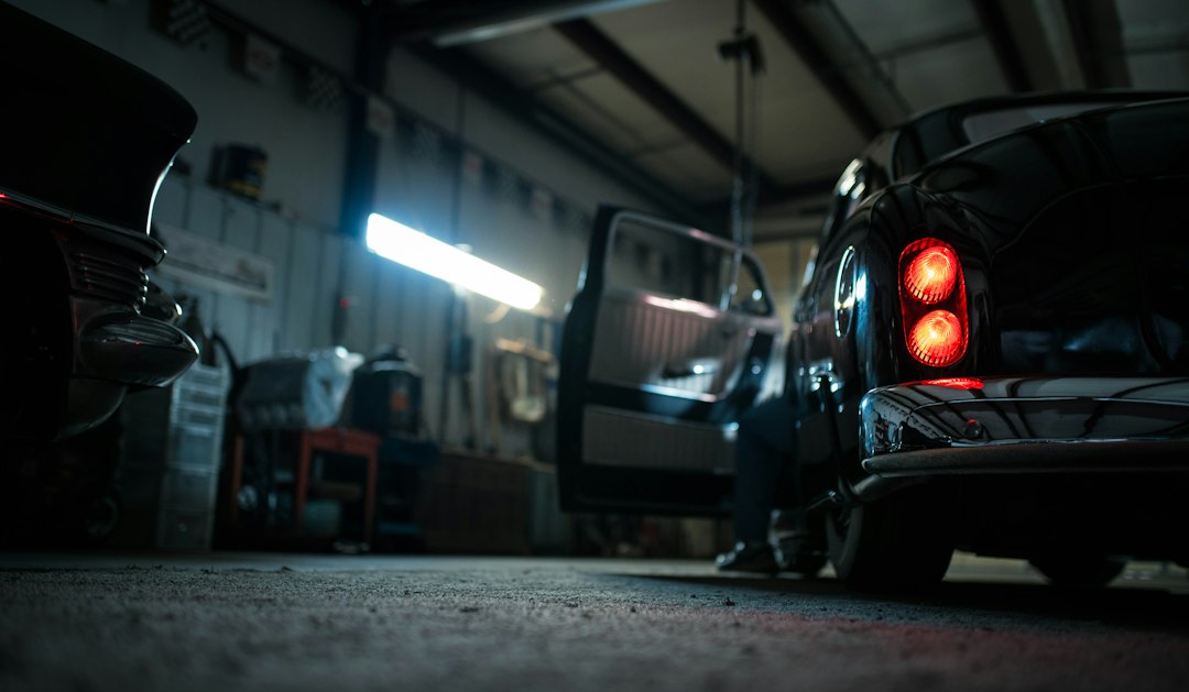 Auto usata in officina per verifiche tecniche dopo la scoperta di un difetto nascosto