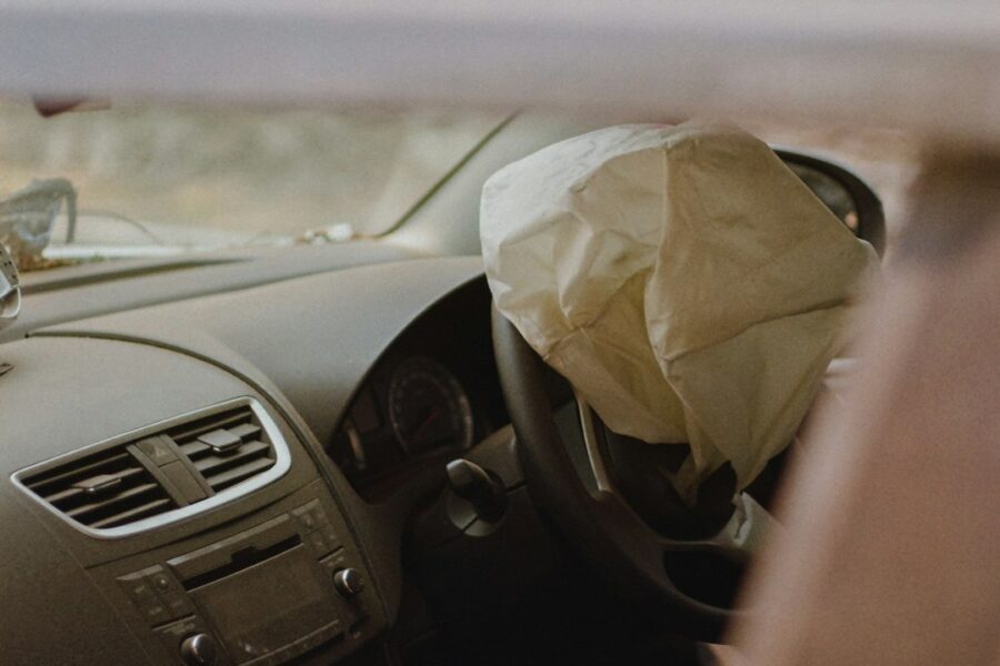 Interno di un'auto, immagine illustrativa per danni da acqua e umidità